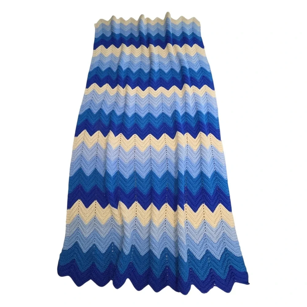 Handmade Afghan Blue Chevron Ripple Throw Blanket Cabin/Grandma Core 58x38